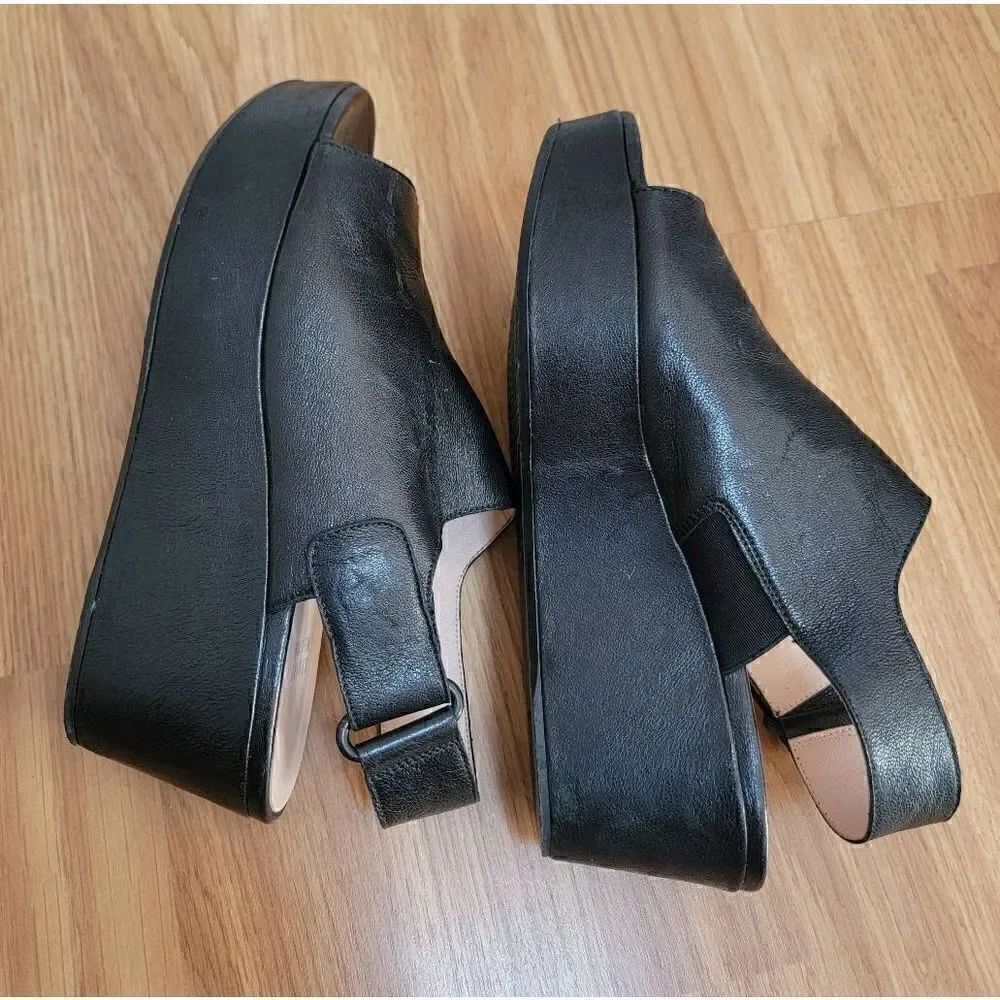 Stuart Weitzman OffSet Peep-Toe
Platform Sandals 7 - Picture 4 of 8